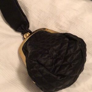 LaREGALE LTD BLACK QUILT EVENING BAG VINTAGE EUC